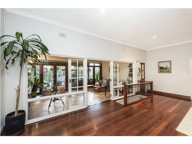 9 Alpine Road, Kalamunda WA 6076