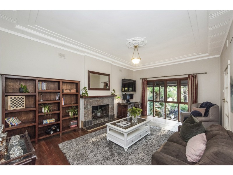 9 Alpine Road, Kalamunda WA 6076