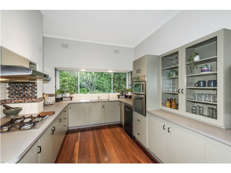 9 Alpine Road, Kalamunda WA 6076