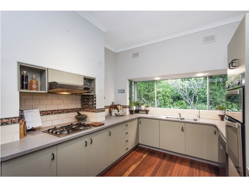 9 Alpine Road, Kalamunda WA 6076