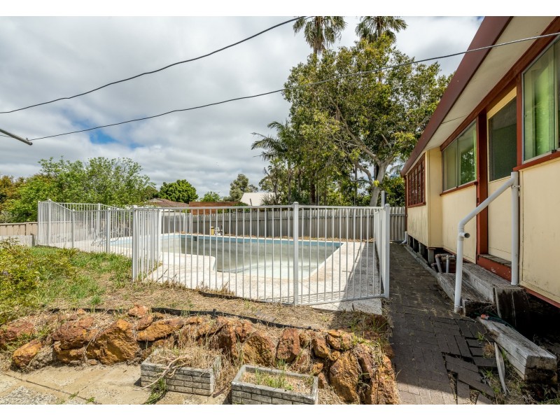 1 McNess Road, Kalamunda WA 6076