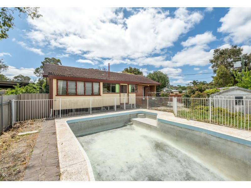 1 McNess Road, Kalamunda WA 6076