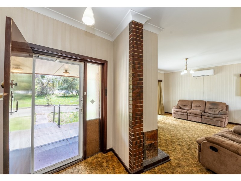 1 McNess Road, Kalamunda WA 6076