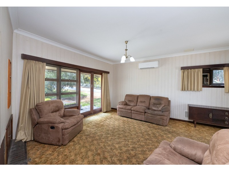 1 McNess Road, Kalamunda WA 6076