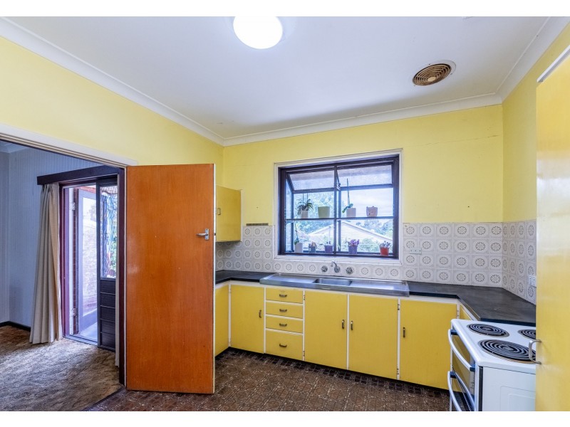 1 McNess Road, Kalamunda WA 6076