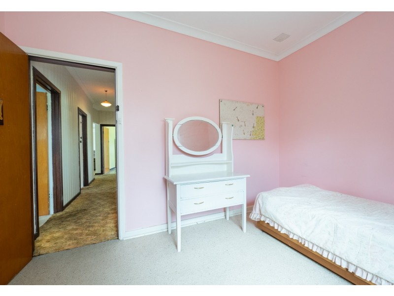 1 McNess Road, Kalamunda WA 6076