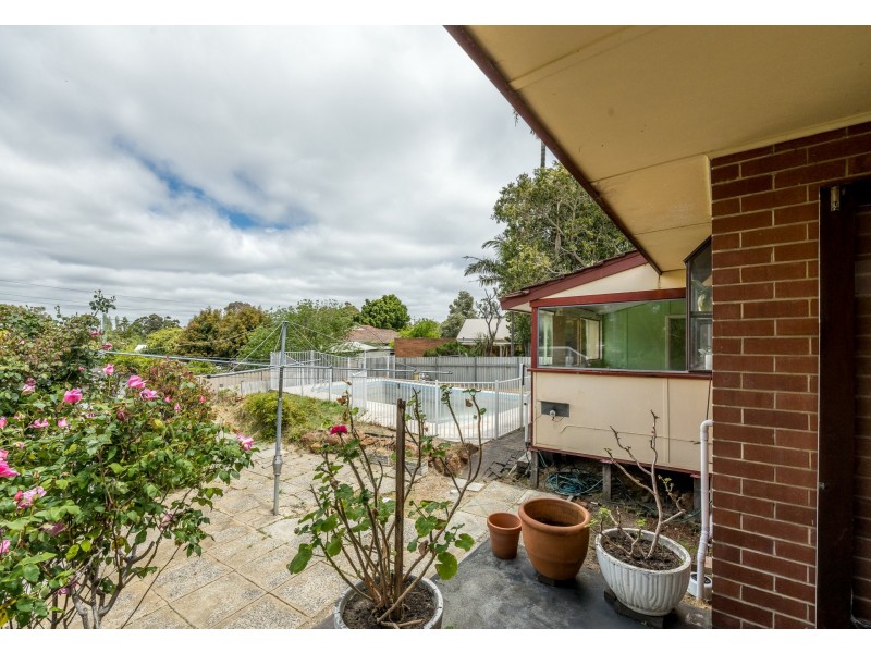 1 McNess Road, Kalamunda WA 6076