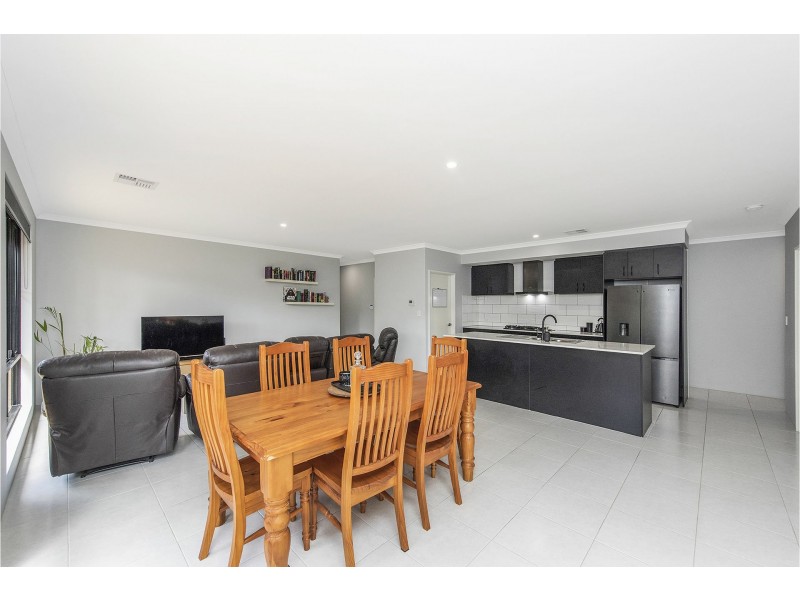 3 Brenda Road, Maida Vale WA 6057