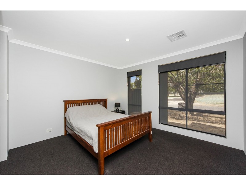 3 Brenda Road, Maida Vale WA 6057