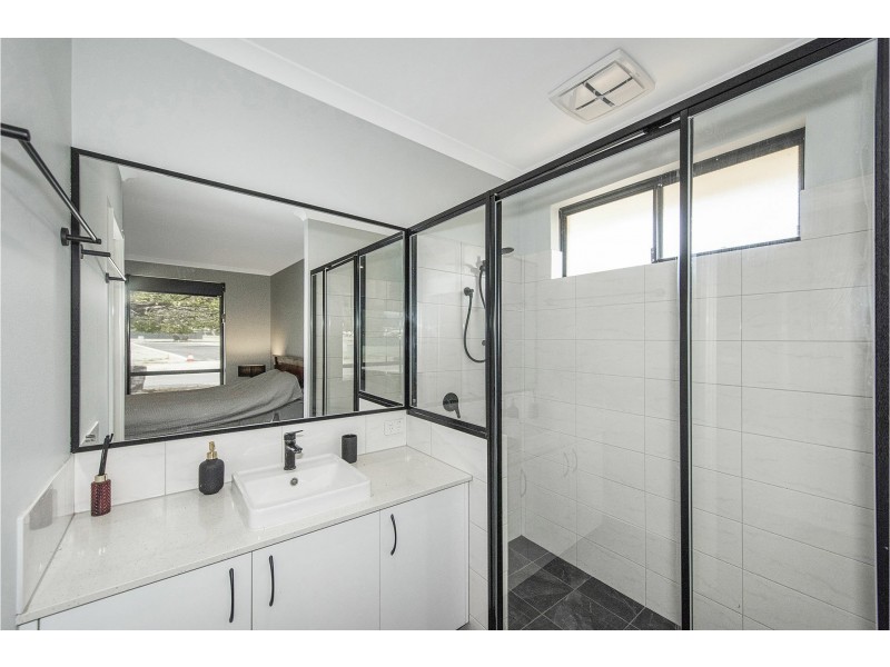 3 Brenda Road, Maida Vale WA 6057
