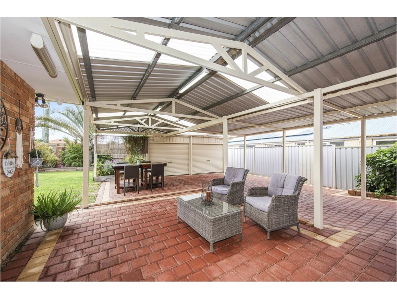 33 Amethyst Place, Maida Vale WA 6057