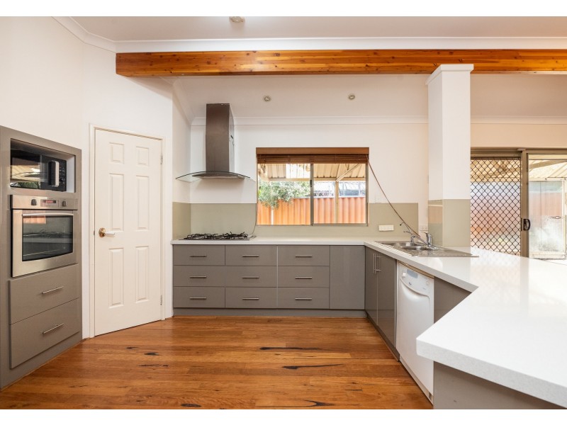 16 Camargue Green, Secret Harbour WA 6173