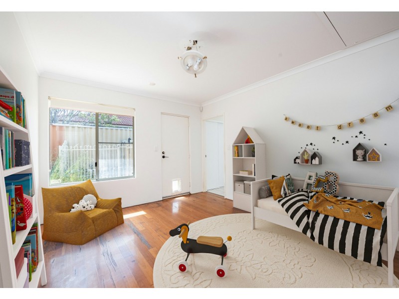 16 Camargue Green, Secret Harbour WA 6173