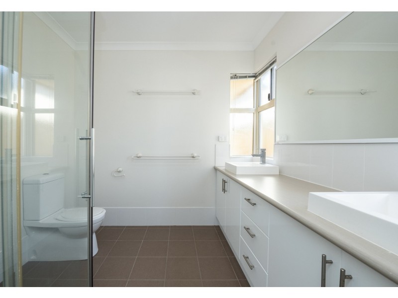 16 Camargue Green, Secret Harbour WA 6173