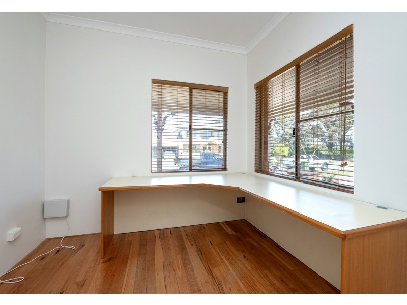 16 Camargue Green, Secret Harbour WA 6173