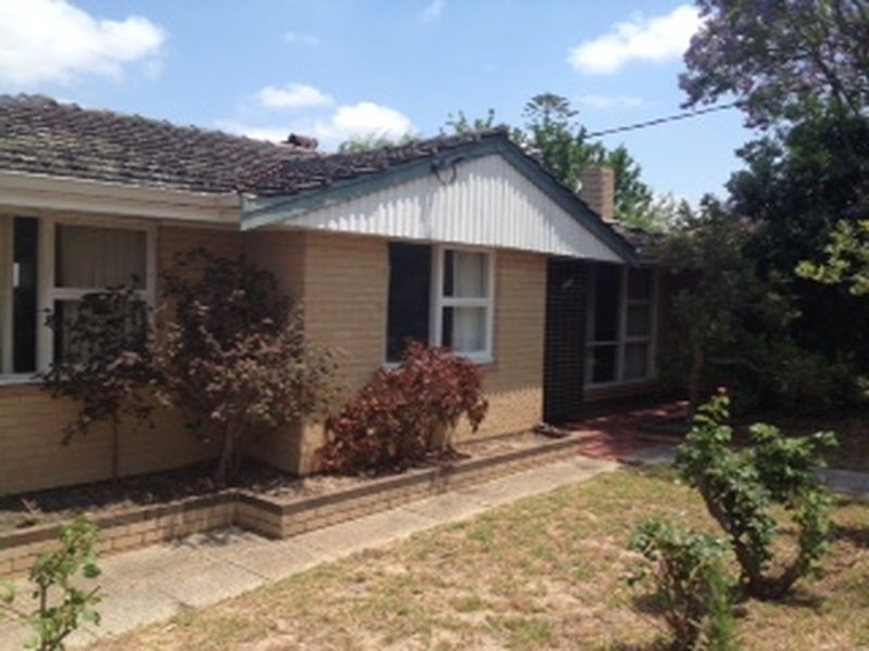 2 Brooks Street, Kalamunda WA 6076