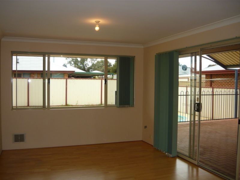 10 Zircon Road, Maida Vale WA 6057