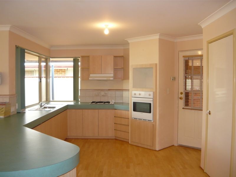 10 Zircon Road, Maida Vale WA 6057