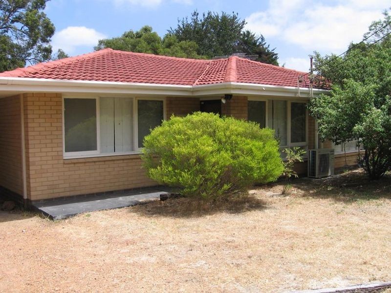 9 Hope Crescent, Lesmurdie WA 6076