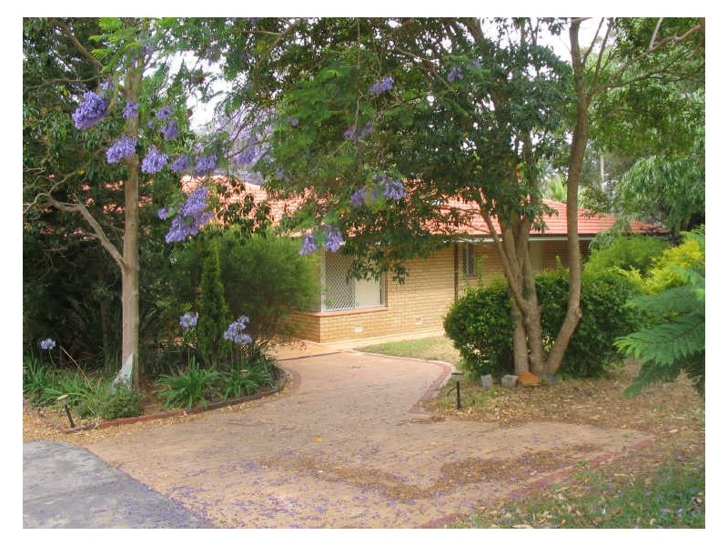 21 Gilroy Way, Lesmurdie WA 6076