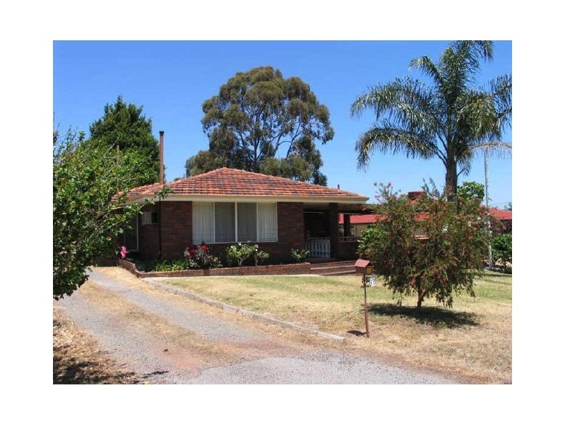 18 Lewis Road, Kalamunda WA 6076