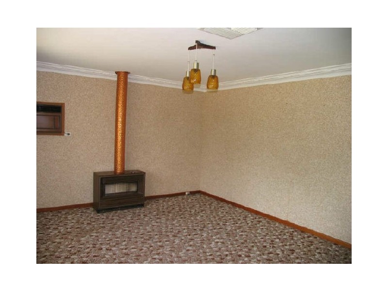 18 Lewis Road, Kalamunda WA 6076