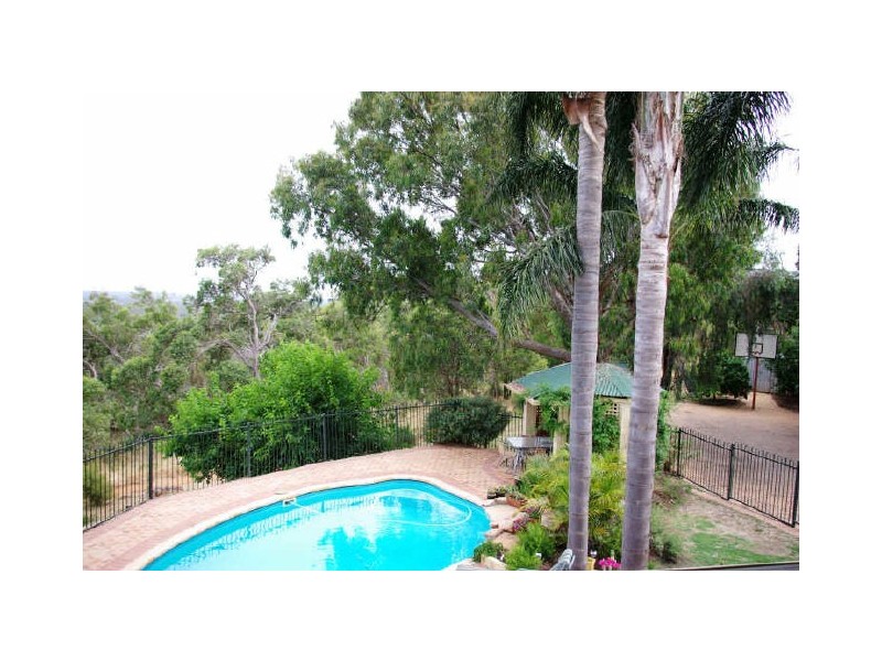 1 Katta Place, Kalamunda WA 6076