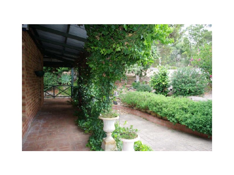 1 Katta Place, Kalamunda WA 6076