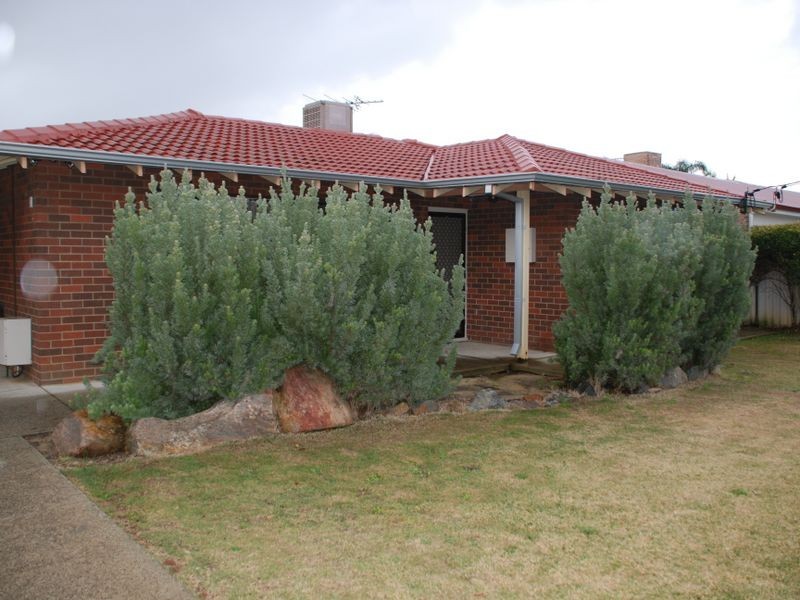 16 Ilex Way, Forrestfield WA 6058