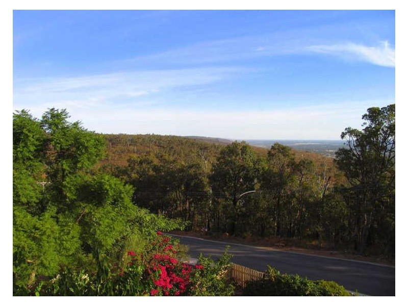 52 Basildon Road, Lesmurdie WA 6076