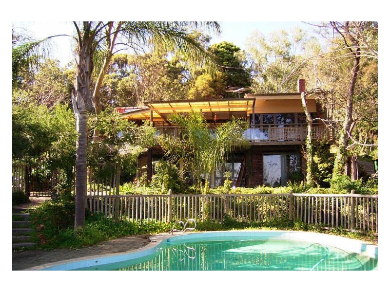 11 Prospect Crescent, Kalamunda WA 6076