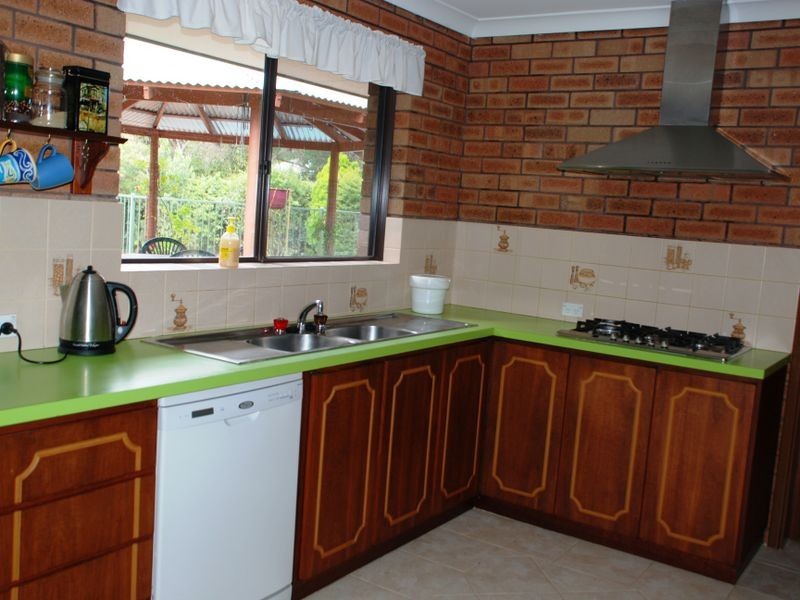 21 Carob Tree Place, Lesmurdie WA 6076