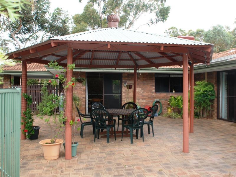 21 Carob Tree Place, Lesmurdie WA 6076