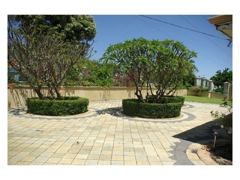 123 Hill View Terrace, St James WA 6102