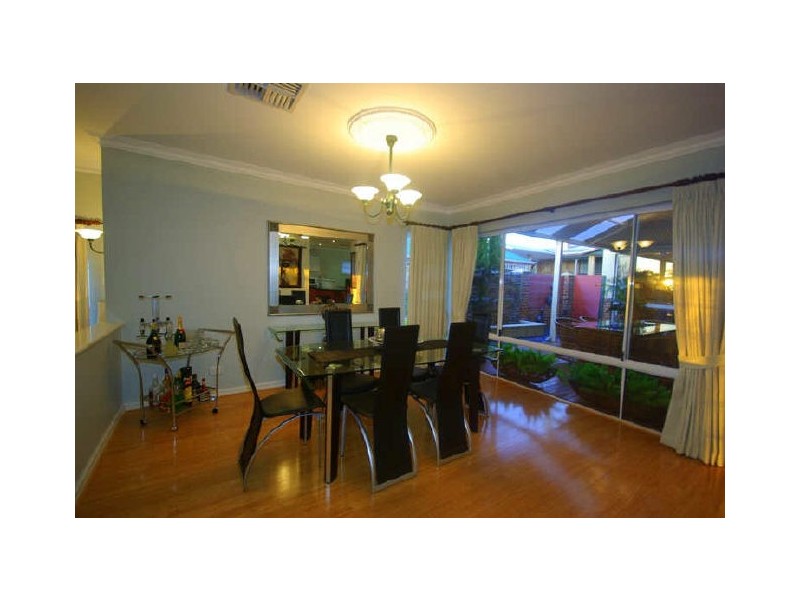 2/11 Brooks Street, Kalamunda WA 6076