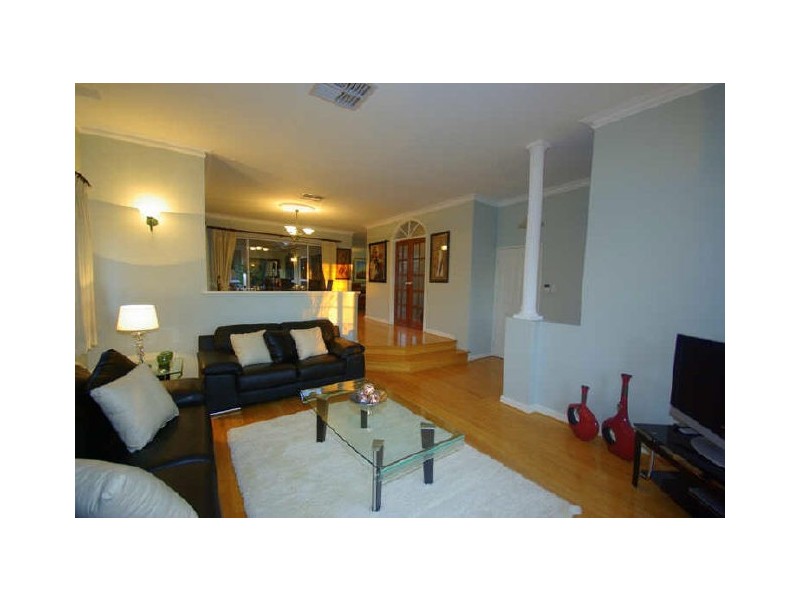 2/11 Brooks Street, Kalamunda WA 6076