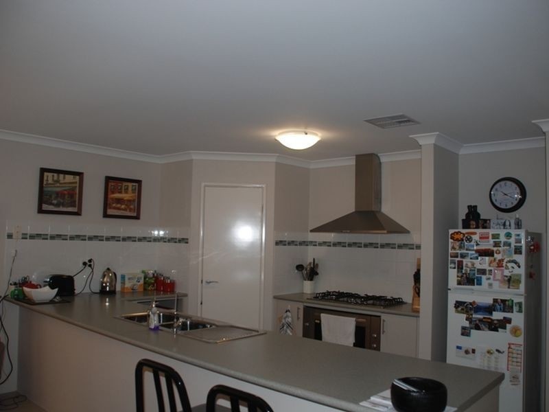 4/34 Central Road, Kalamunda WA 6076