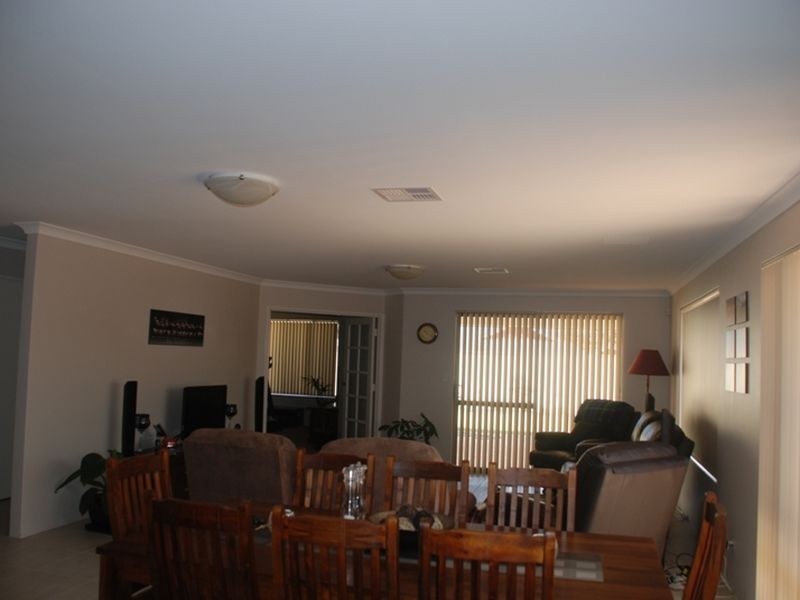 4/34 Central Road, Kalamunda WA 6076