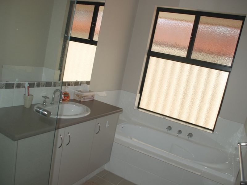 4/34 Central Road, Kalamunda WA 6076