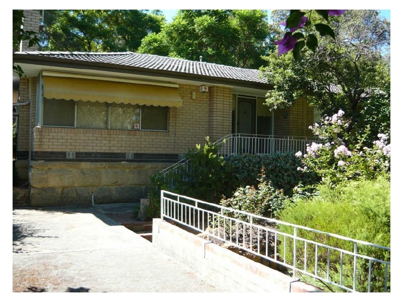 44 Ronneby Road, Lesmurdie WA 6076