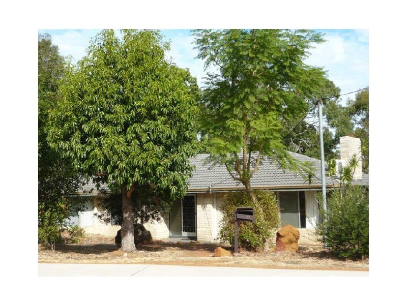 43 Falls Road, Lesmurdie WA 6076