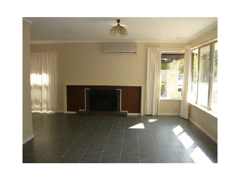 43 Falls Road, Lesmurdie WA 6076