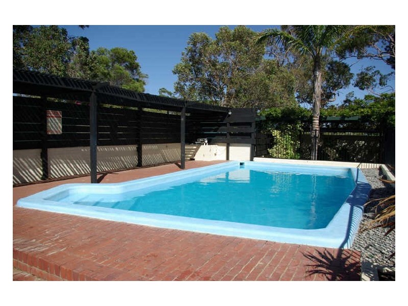 4 Hart Road, Lesmurdie WA 6076