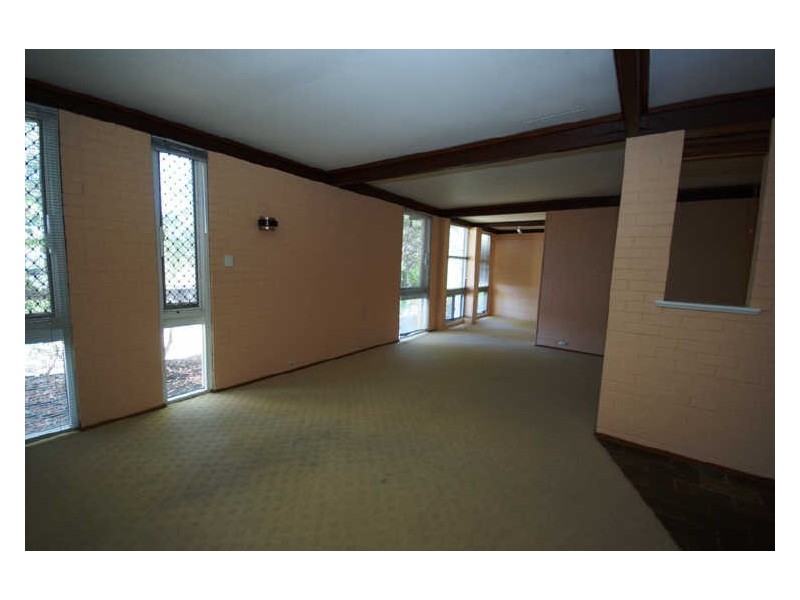 4 Hart Road, Lesmurdie WA 6076