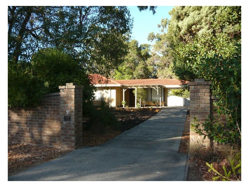 7 Anita Place, Lesmurdie WA 6076