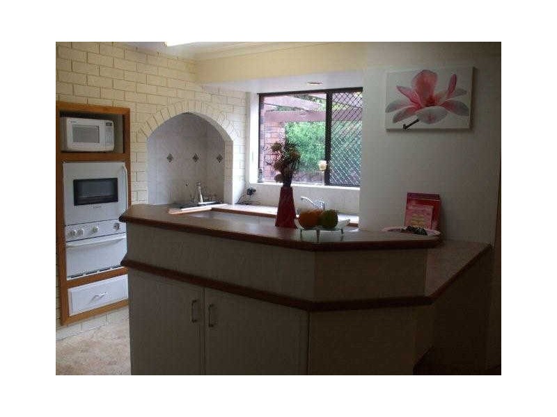 19 Holly Way East, Kalamunda WA 6076