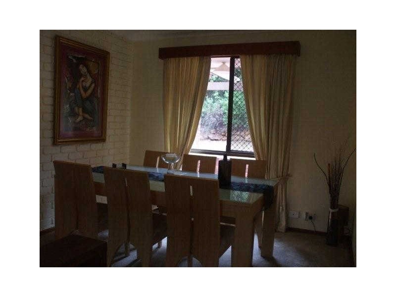 19 Holly Way East, Kalamunda WA 6076