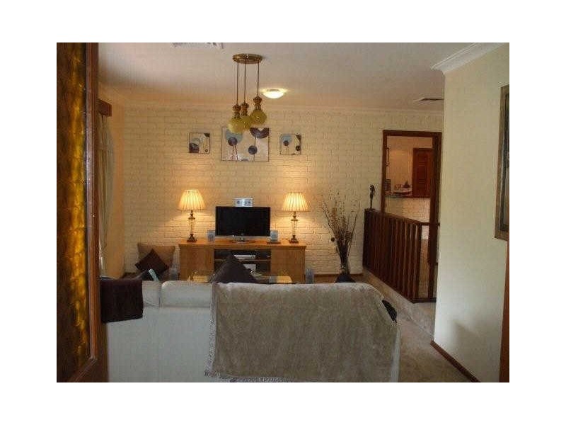 19 Holly Way East, Kalamunda WA 6076