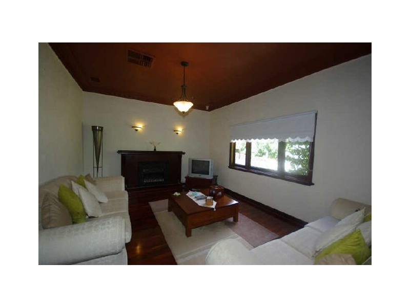 5 Grace Road, Kalamunda WA 6076