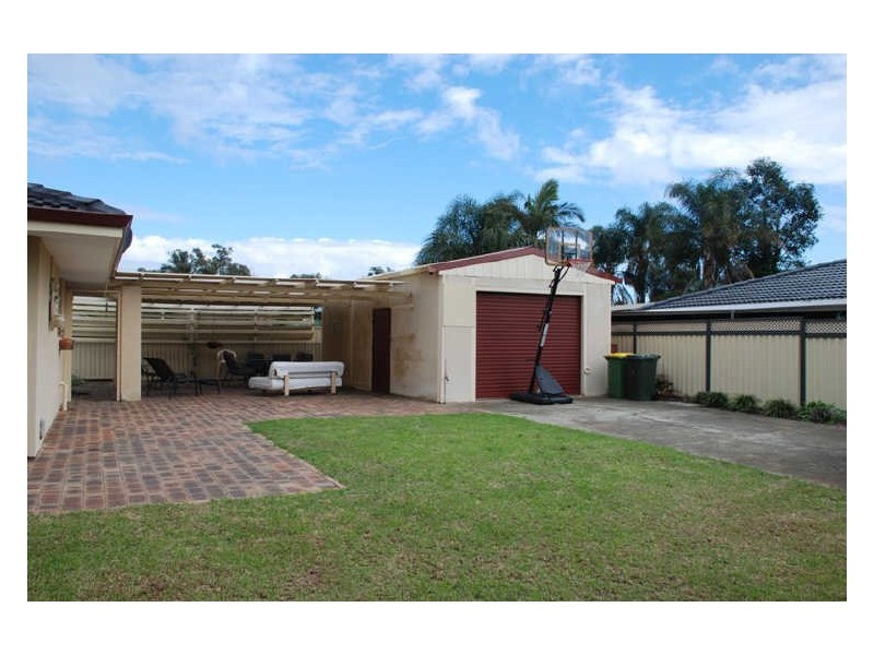 5 Lincoln Road, Forrestfield WA 6058